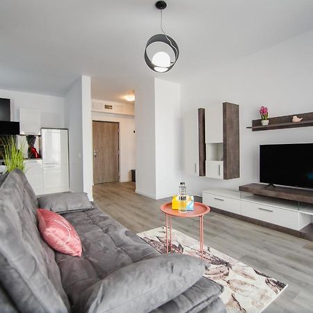 Appartement Trio Pink à Oradea Extérieur photo